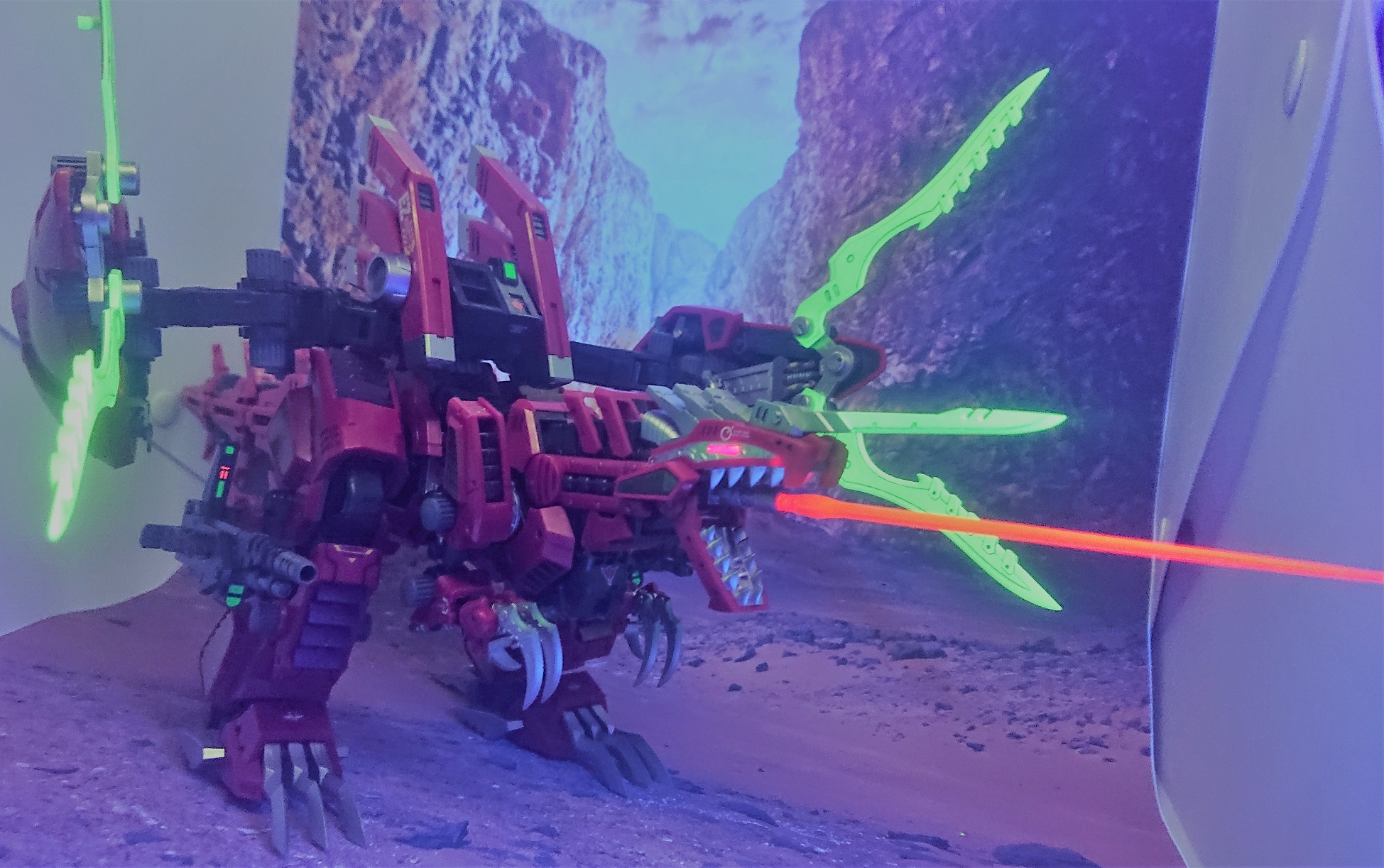 ジェノブレイカー カスタム zoikino! - 改造ゾイド： だいたい1/144のジェノブレイカー